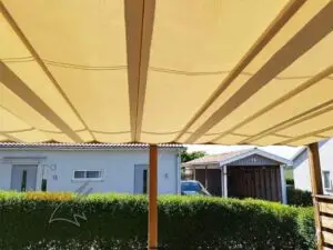 träpergola med segelduk